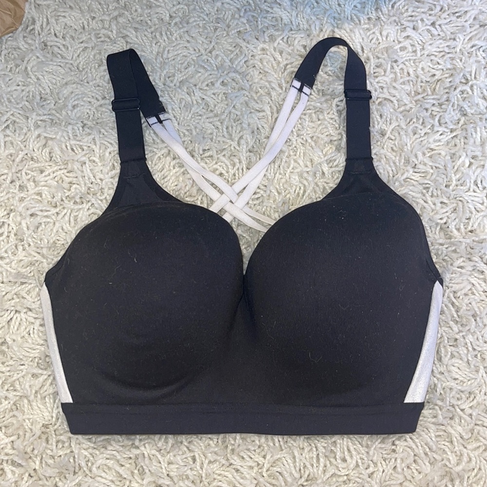 Victoria’s Secret Victoria sport cross back sport bra